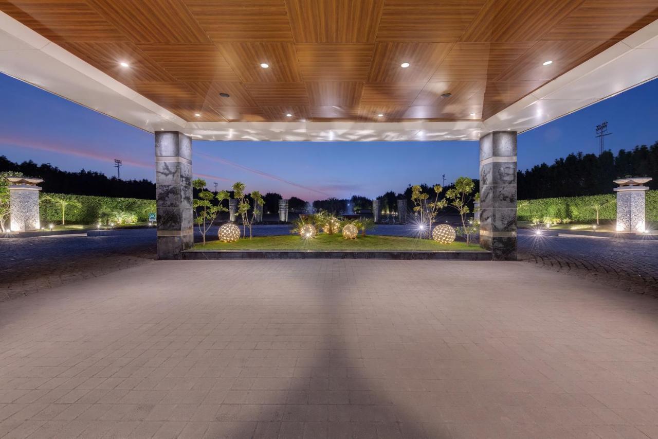 Radisson Resort & Spa Kandla Gāndhīdhām Екстериор снимка