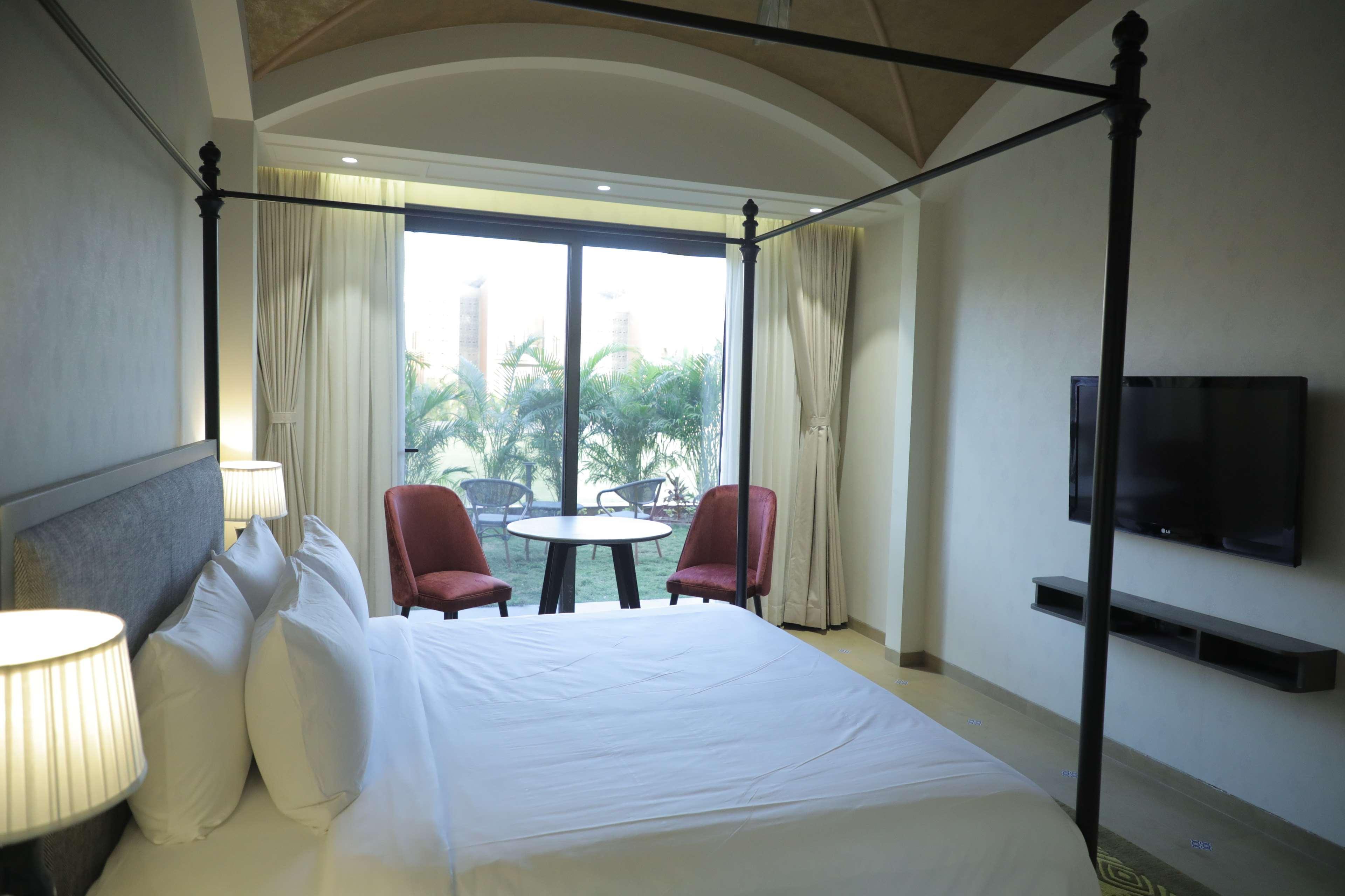 Radisson Resort & Spa Kandla Gāndhīdhām Екстериор снимка