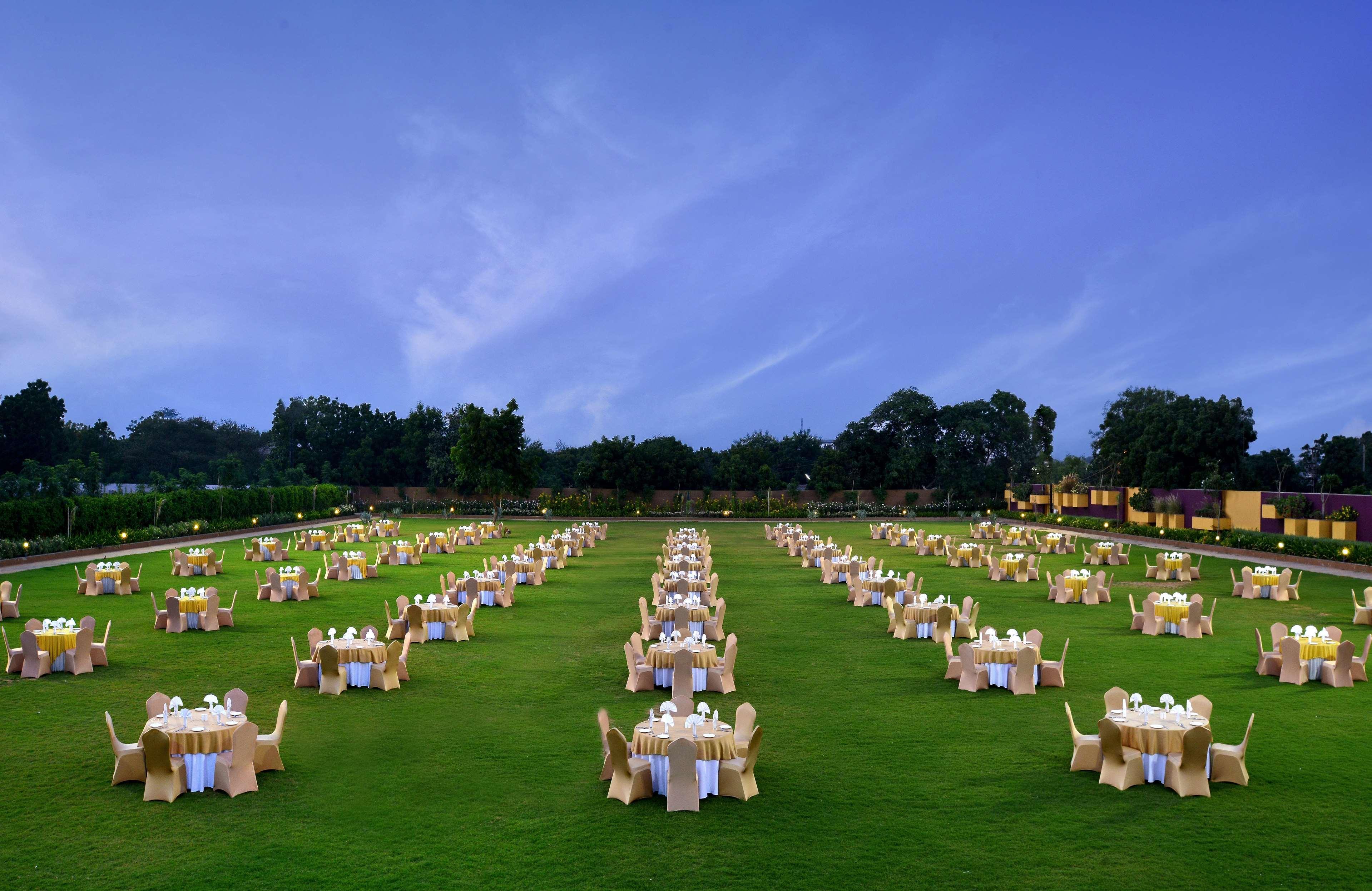 Radisson Resort & Spa Kandla Gāndhīdhām Екстериор снимка