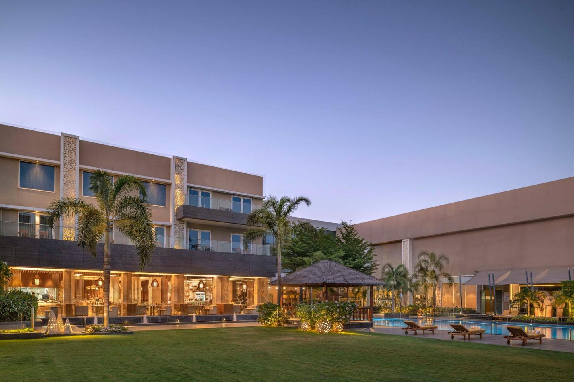 Radisson Resort & Spa Kandla Gāndhīdhām Екстериор снимка